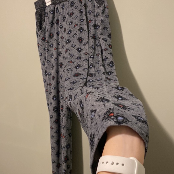 Cuddl Duds Climate Right Patterned Gray Pajama Pants (Size S) - Picture 8 of 9